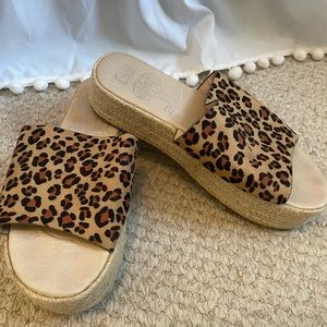 WORN 2X. Cheetah print, platform sandals. Size 11. Great for spring and summer.